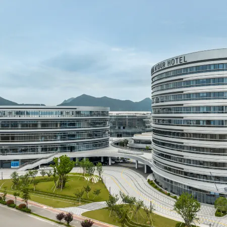 Atour Hotel Taizhou Linhai Toumen Port New District Jili Square