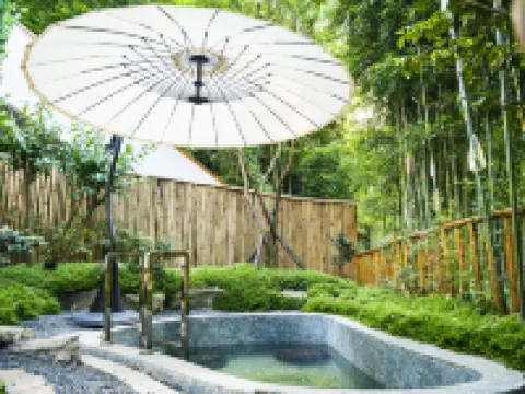 峨眉山荷葉溪谷·Luxe輕奢旅享私湯度假隱舍（熊貓飛拉達店）