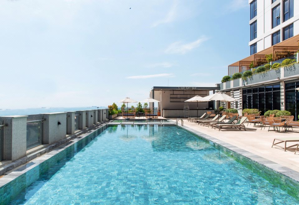 Khách Sạn Anya Beach Quy Nhơn - Hồ bơi ngoài trời