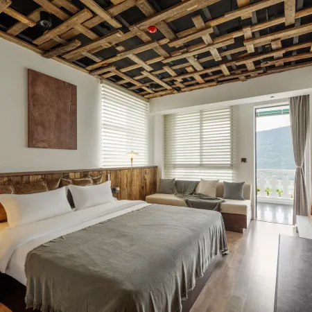 Zhanyu Shanju·Jiangjing Designer Homestay