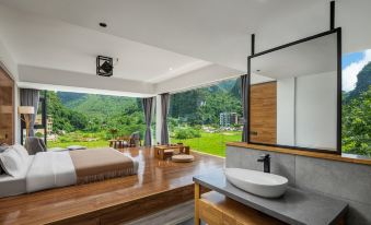 1Q84 Tree HostelYangshuo 1Q84 Yijia Homestay (Songcheng Qiangu Scenery District Branch)