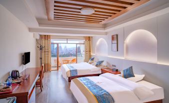 Q+ Xishuangbanna Yulin Lanshan Wangjiang Resort Hotel (Gaozhuang Starlight Night Market)