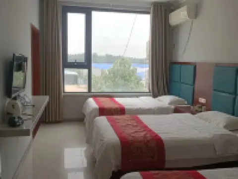 Weishi Golden Harbour Hot Spring Hotel Hotels in Weishi