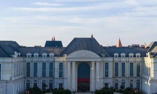 Yantai Lantian Hotel (Fisherman's Wharf Scenic)