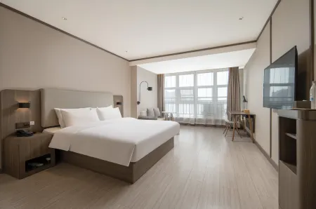 HanTing Hotel (Yibin Pingshan Mahu Park) Отели рядом с достопримечательностью «Pingshan County Mahu Park»