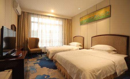 Changbai Hotel - Housity