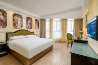 Vienna 3 Best Hotel (Nanchang Mengshidai, Xiajiacun Metro Station) Hotels in Hengmao Dream Times Square