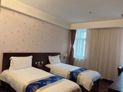 New Mark Hotel Suifen River
