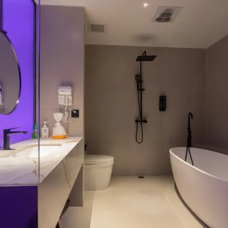Hotels in Yue