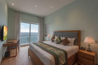 Ocean Edge Suites & Hotel Colombo Hotels in Коломбо