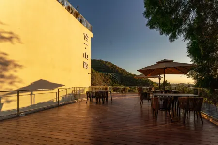 Heyi Shanyin Homestay (Linyishan Huaqing Palace) Отели рядом с достопримечательностью «Lishan Cableway Station»