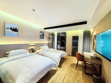 Yue Hotel (Yingshan Shenghua Times Square Store)