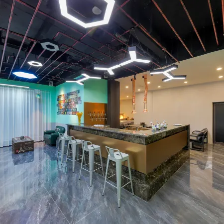 fei Hotel (Zigong Ziliujing Old Street Light Park)