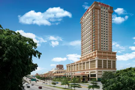 Sunway Lagoon Hotel, formerly known as Sunway Clio Hotel