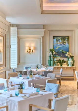 Four Seasons Hotel Cairo at Nile Plaza Отели рядом с достопримечательностью «Sha'ar Hashamayim Synagogue»