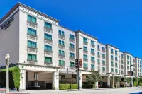 Courtyard by Marriott Los Angeles Pasadena Old Town Hotel dekat Altadena Ale & Wine House