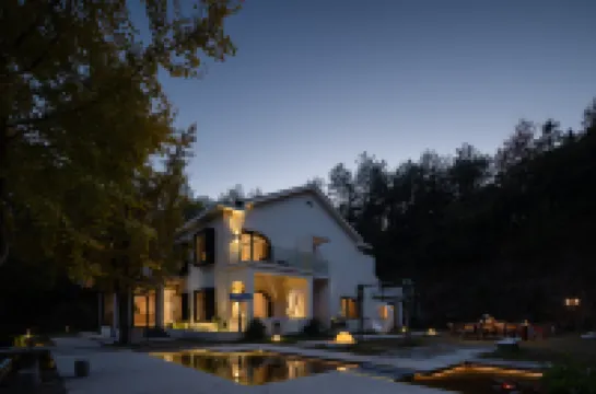 SJXZ •  Mountain Beauty Hotel