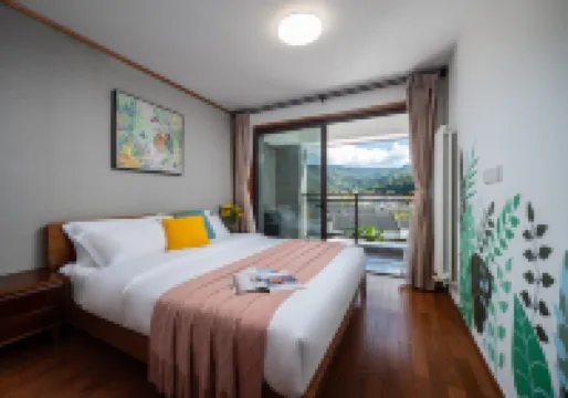 Yunhe Banshan Hot Spring Resort Hotel (Tengchong Mayugu Hot Spring Town)