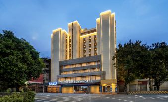 Yueya Hotel (Shaoguan Centennial East Street)