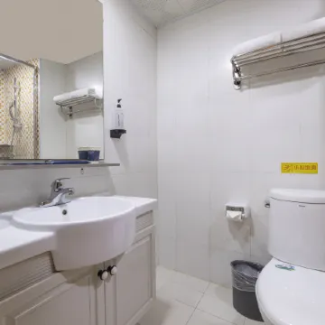 Home Inn (Donghai Niushan North Road Shuijingcheng Pedestrian Street)