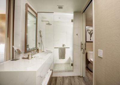 Standard Queen Room Yaamava' Resort & Casino at San Manuel Photo
