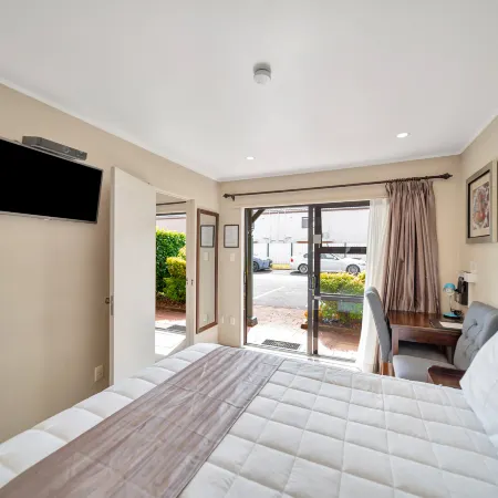 Tudor Court Motor Lodge Отели рядом с достопримечательностью «Выставочный и конференц-центр ASB Showgrounds»