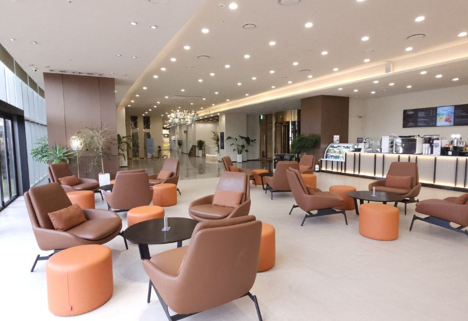 호텔 쏠레르의 넓은 로비 이미지