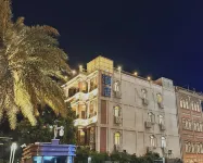 Mystery Tujian SecretLand Hotel (Zhongshan Road Pedestrian Street Ferry Terminal)