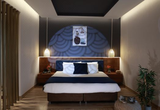 Nova Plaza Crystal HotelHotel Overview