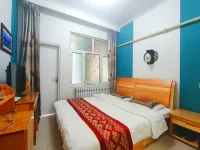 Jinlong Hotel - غرفة مطلة على الجبل
