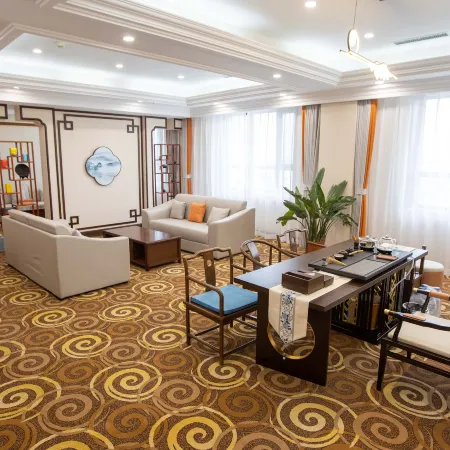 Baicheng Hotel
