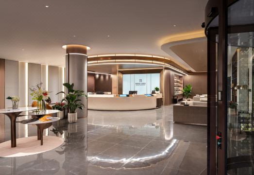 호텔 조식 및 서비스