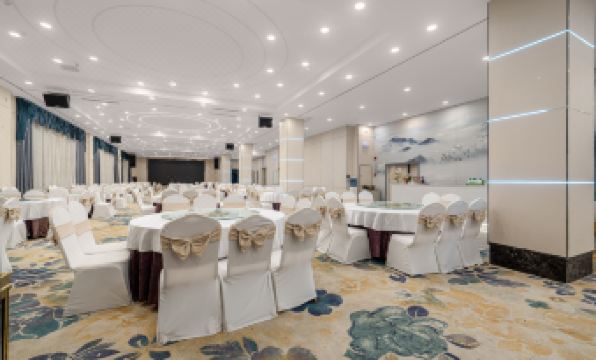 Heisman International Hotel Nanchuan Wanda