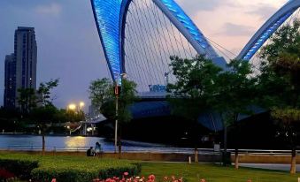 Taiyuan South Station South Central Light Residence Hotel