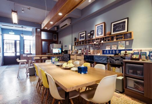 5. 로컬 백패커 호..