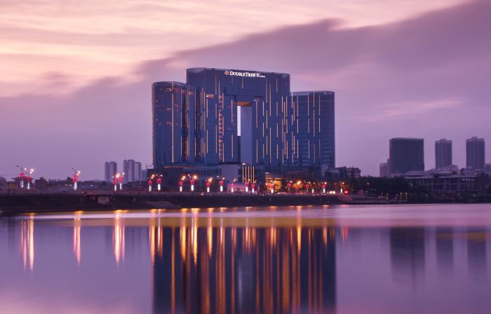 DoubleTree by Hilton Anshun
