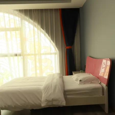 56 Nationalities Hotel