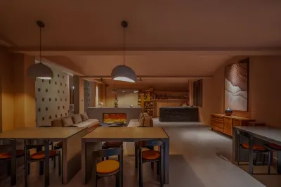 Maitreya and Pushe Hot Spring B&B Hotels near Mile "Dongfeng Yun" Town - Viewing Platform