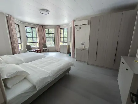 Zhuji  Torreya Manor Отели рядом с достопримечательностью «Little Tianzhu Temple»