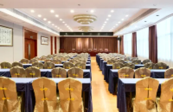 โรงแรมโกลเด้นฮาร์เบอร์