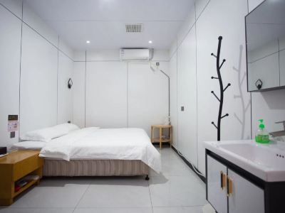 Ronghai Holiday Hotel (Weihai High-speed Railway Station Hanlefang)