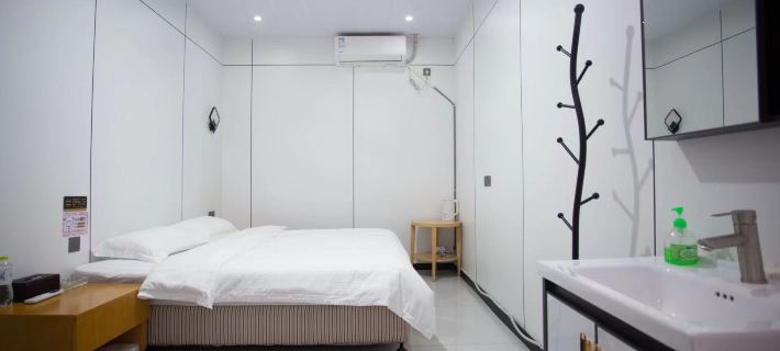 Ronghai Holiday Hotel (Weihai High-speed Railway Station Hanlefang) Hotels in Weihai