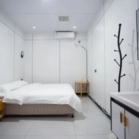 Ronghai Holiday Hotel (Weihai High-speed Railway Station Hanlefang)