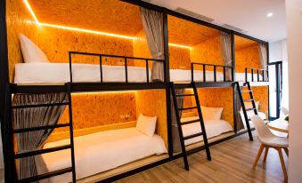 Chao Hostel