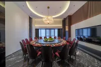 JUN  YI HOLIDAY HOTEL