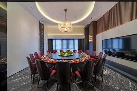 JUN  YI HOLIDAY HOTEL