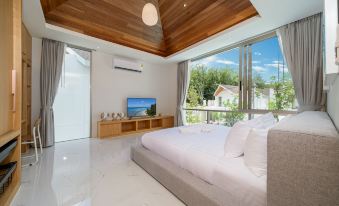 Bangtao Modern and Bright Pool Villa