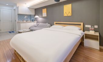 Mrs. Zheng's Apartment (Financial Street Wanda Branch)