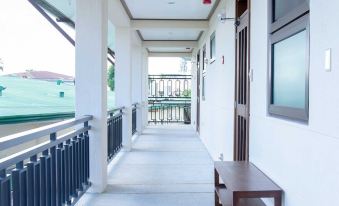 Oasis Hotel