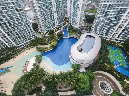 Azure Staycation Philippines by AMRS Near Manila International Airport Отели в г. Паранак